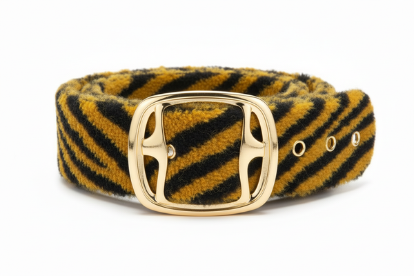 please fill in the negative space on the buckle, and add belt holes to make it more realistic